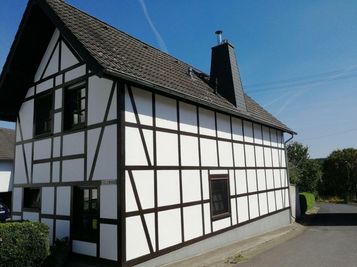 Eifel Ferienhaus Luna Ohlenhard Eksteriør billede